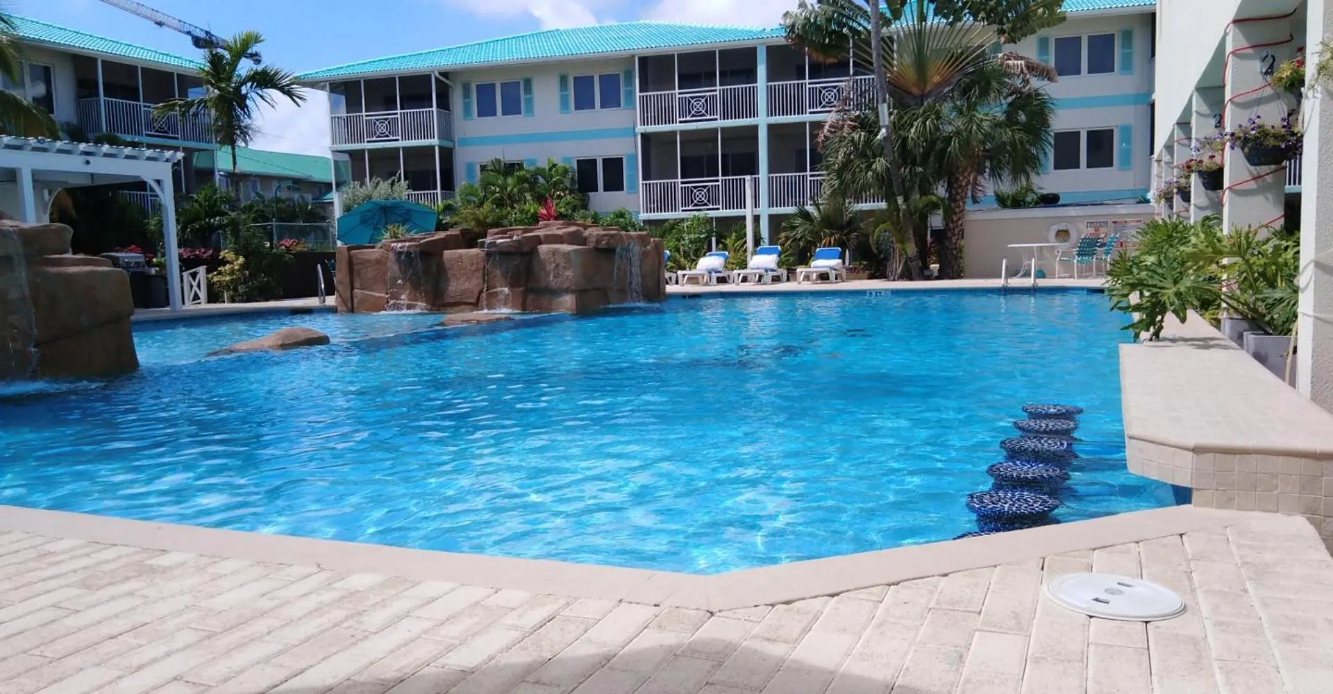 Seven Mile Beach Resort George Town Lägenhetshotell