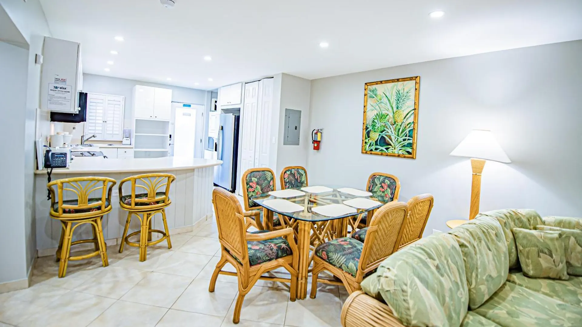 Seven Mile Beach Resort George Town Lägenhetshotell